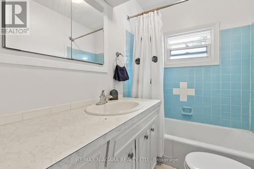 74 Marmora Street, St. Catharines, ON - Indoor Photo Showing Bathroom