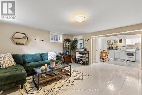 74 Marmora Street, St. Catharines, ON - Indoor Photo Showing Living Room