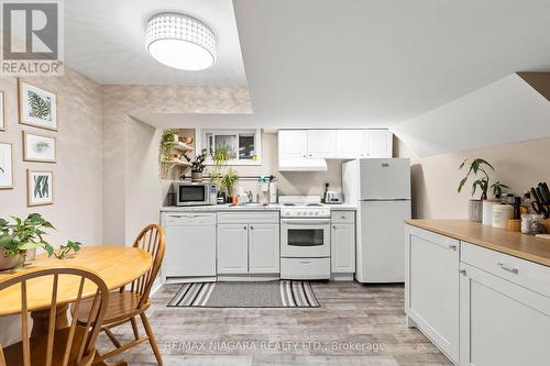 74 Marmora Street, St. Catharines, ON - Indoor Photo Showing Kitchen