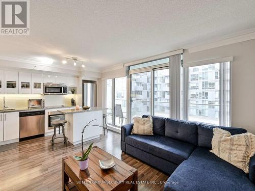 W306 - 565 Wilson Avenue, Toronto, ON - Indoor Photo Showing Living Room