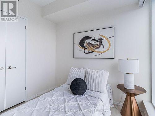 5102 - 197 Yonge Street, Toronto, ON - Indoor Photo Showing Bedroom