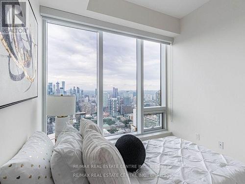 5102 - 197 Yonge Street, Toronto, ON - Indoor Photo Showing Bedroom