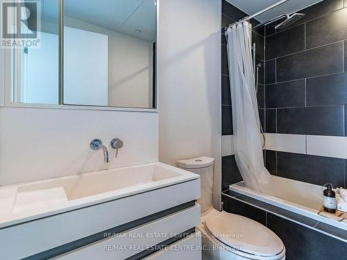 5102 - 197 Yonge Street, Toronto, ON - Indoor Photo Showing Bathroom