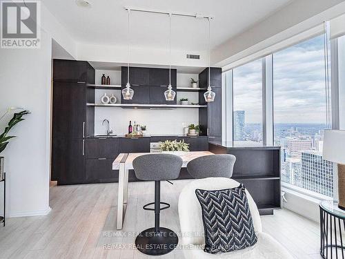 5102 - 197 Yonge Street, Toronto, ON - Indoor Photo Showing Dining Room