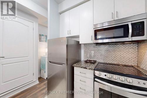 266 - 19 Coneflower Crescent, Toronto, ON - Indoor Photo Showing Kitchen