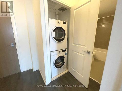 2601 - 251 Jarvis Street, Toronto, ON - Indoor Photo Showing Laundry Room