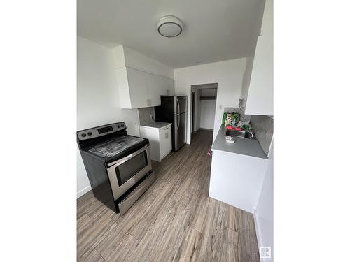 12936/ 12940 118 Av Nw, Edmonton, AB - Indoor Photo Showing Kitchen