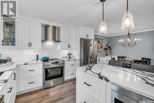 203 718 9Th Street E, Saskatoon, SK - Indoor Photo Showing Kitchen With Upgraded Kitchen