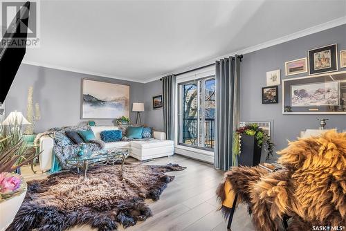 203 718 9Th Street E, Saskatoon, SK - Indoor Photo Showing Living Room