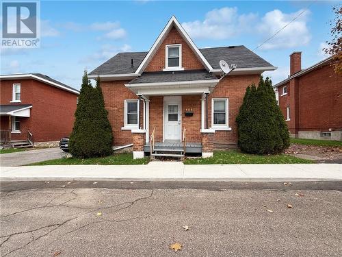 101 Queen Street S, Renfrew, ON - Outdoor With Deck Patio Veranda