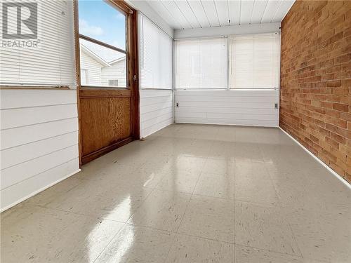 Rear Enclosed Porch - 101 Queen Street S, Renfrew, ON -  With Exterior