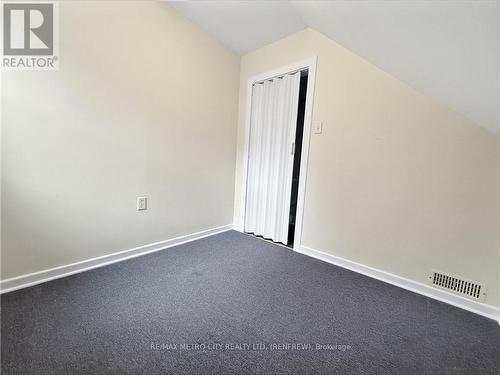 101 Queen Street S, Renfrew, ON - Indoor Photo Showing Other Room