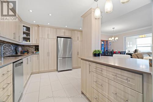 1806 - 362 The East Mall, Toronto, ON - Indoor Photo Showing Kitchen With Upgraded Kitchen