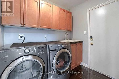 5 - 530 Driftcurrent Drive, Mississauga, ON - Indoor Photo Showing Laundry Room