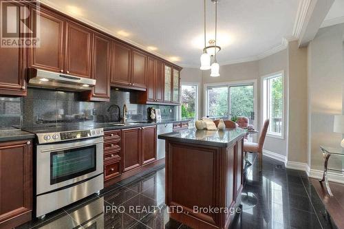 5 - 530 Driftcurrent Drive, Mississauga, ON - Indoor Photo Showing Kitchen