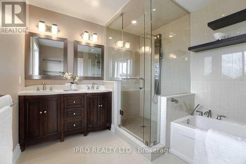 5 - 530 Driftcurrent Drive, Mississauga, ON - Indoor Photo Showing Bathroom