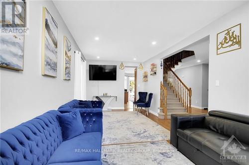 158 Lamplighters Drive, Ottawa, ON - Indoor Photo Showing Living Room