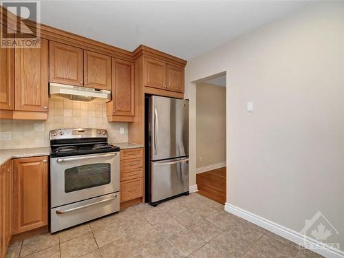 15 Foxhill Way Unit#A, Ottawa, ON - Indoor Photo Showing Kitchen