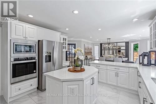 8 Orr Crescent, Hamilton, ON - Indoor Photo Showing Kitchen With Upgraded Kitchen