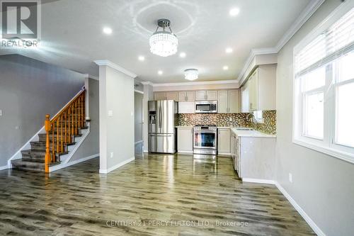 784 Laurelwood Drive, Kitchener, ON - Indoor Photo Showing Kitchen With Upgraded Kitchen