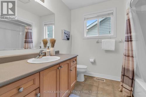 80 Darling Crescent, Guelph, ON - Indoor Photo Showing Bathroom