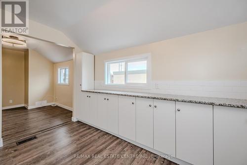 73 Albany Avenue, Hamilton, ON - Indoor