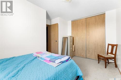 214 67 Wood Lily Drive, Moose Jaw, SK - Indoor Photo Showing Bedroom