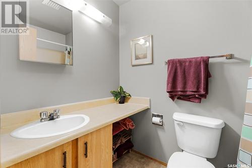 214 67 Wood Lily Drive, Moose Jaw, SK - Indoor Photo Showing Bathroom