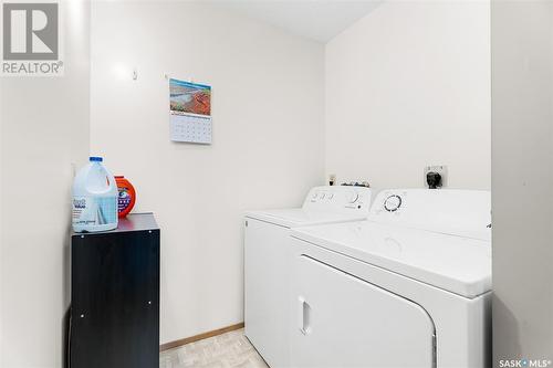 214 67 Wood Lily Drive, Moose Jaw, SK - Indoor Photo Showing Laundry Room