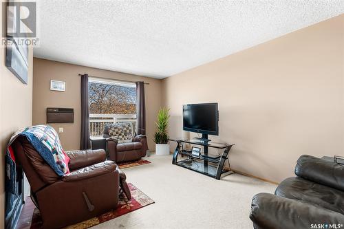 214 67 Wood Lily Drive, Moose Jaw, SK - Indoor Photo Showing Living Room