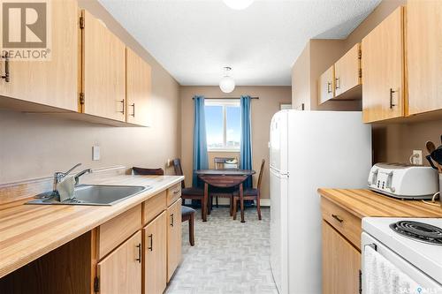 214 67 Wood Lily Drive, Moose Jaw, SK - Indoor Photo Showing Kitchen