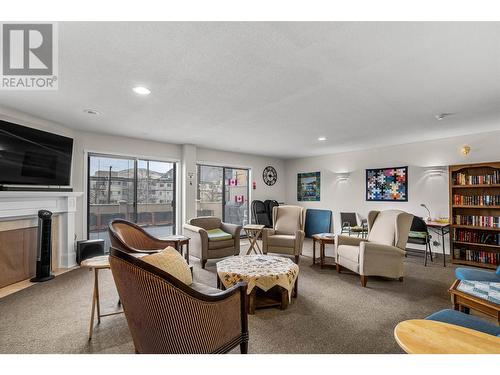 338 Nicola Street Unit# 305, Kamloops, BC - Indoor Photo Showing Living Room