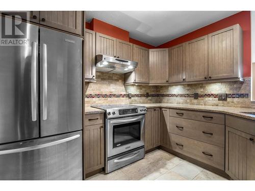 338 Nicola Street Unit# 305, Kamloops, BC - Indoor Photo Showing Kitchen With Upgraded Kitchen