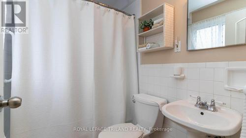 81 Queen Street, Thames Centre (Dorchester), ON - Indoor Photo Showing Bathroom