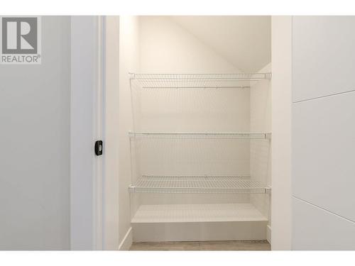 2167 Aberdeen Street, Kelowna, BC - Indoor With Storage