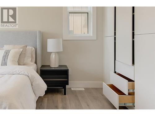 2167 Aberdeen Street, Kelowna, BC - Indoor Photo Showing Bedroom