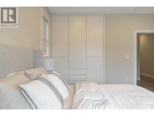 2167 Aberdeen Street, Kelowna, BC - Indoor Photo Showing Bedroom