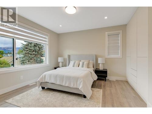 2167 Aberdeen Street, Kelowna, BC - Indoor Photo Showing Bedroom