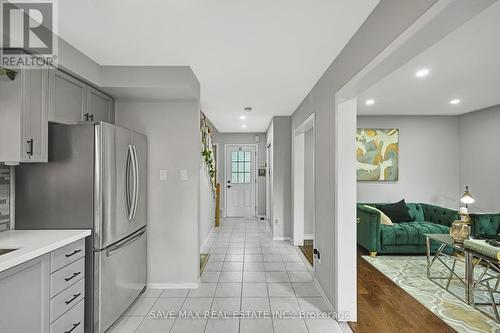 440 Stonegate Avenue, Oshawa, ON - Indoor Photo Showing Kitchen