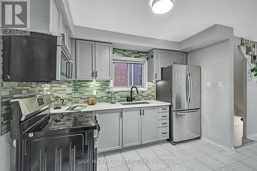 440 Stonegate Avenue, Oshawa, ON - Indoor Photo Showing Kitchen With Stainless Steel Kitchen With Double Sink