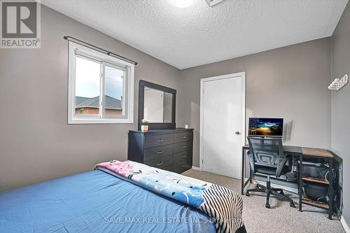 440 Stonegate Avenue, Oshawa, ON - Indoor Photo Showing Bedroom