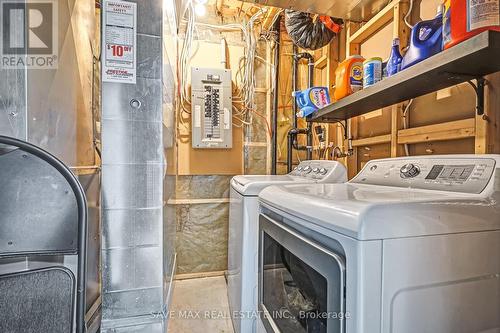 440 Stonegate Avenue, Oshawa, ON - Indoor Photo Showing Laundry Room