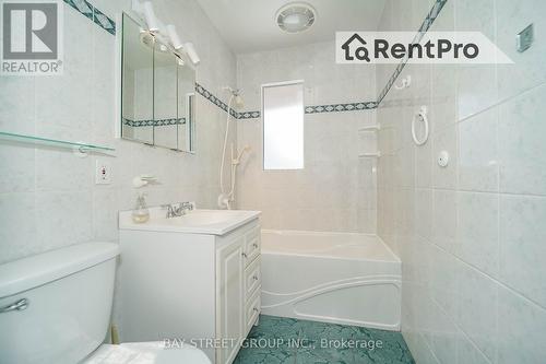 1753 Mt Albert Road, East Gwillimbury, ON - Indoor Photo Showing Bathroom