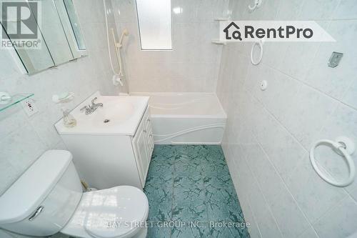 1753 Mt Albert Road, East Gwillimbury, ON - Indoor Photo Showing Bathroom