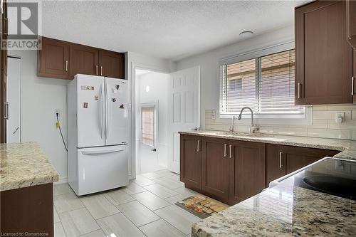 23 Greenbrier Road, Cambridge, ON - Indoor Photo Showing Kitchen