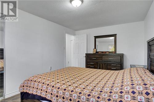 23 Greenbrier Road, Cambridge, ON - Indoor Photo Showing Bedroom