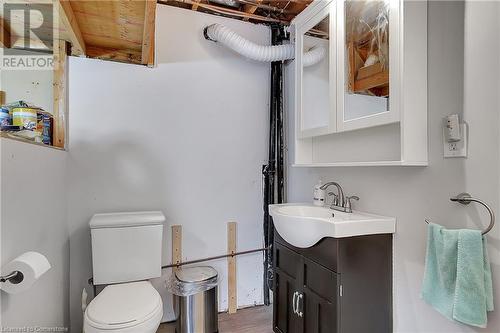 23 Greenbrier Road, Cambridge, ON - Indoor Photo Showing Bathroom