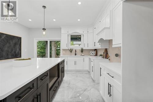 866 Maple Avenue, Lasalle, ON - Indoor Photo Showing Kitchen