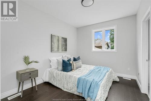 866 Maple Avenue, Lasalle, ON - Indoor Photo Showing Bedroom