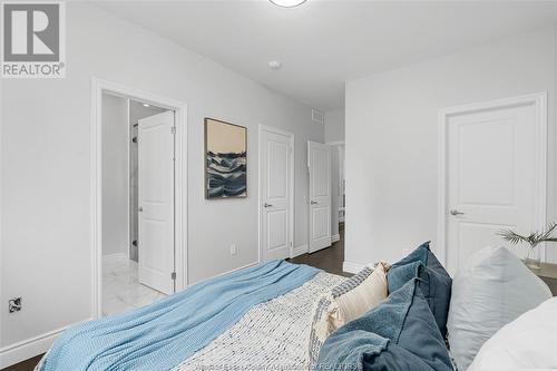 866 Maple Avenue, Lasalle, ON - Indoor Photo Showing Bedroom